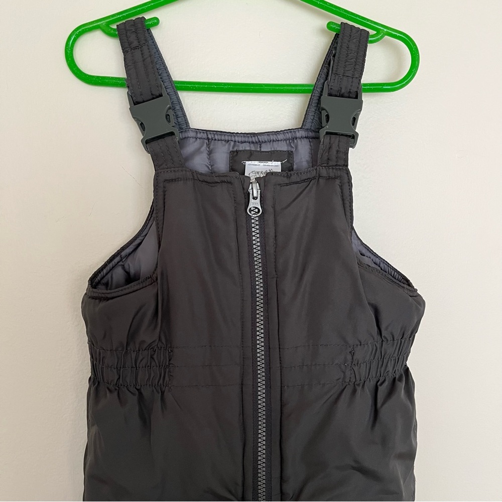 Carter’s snow pants snow bib size 4T grey ❄️🌨️